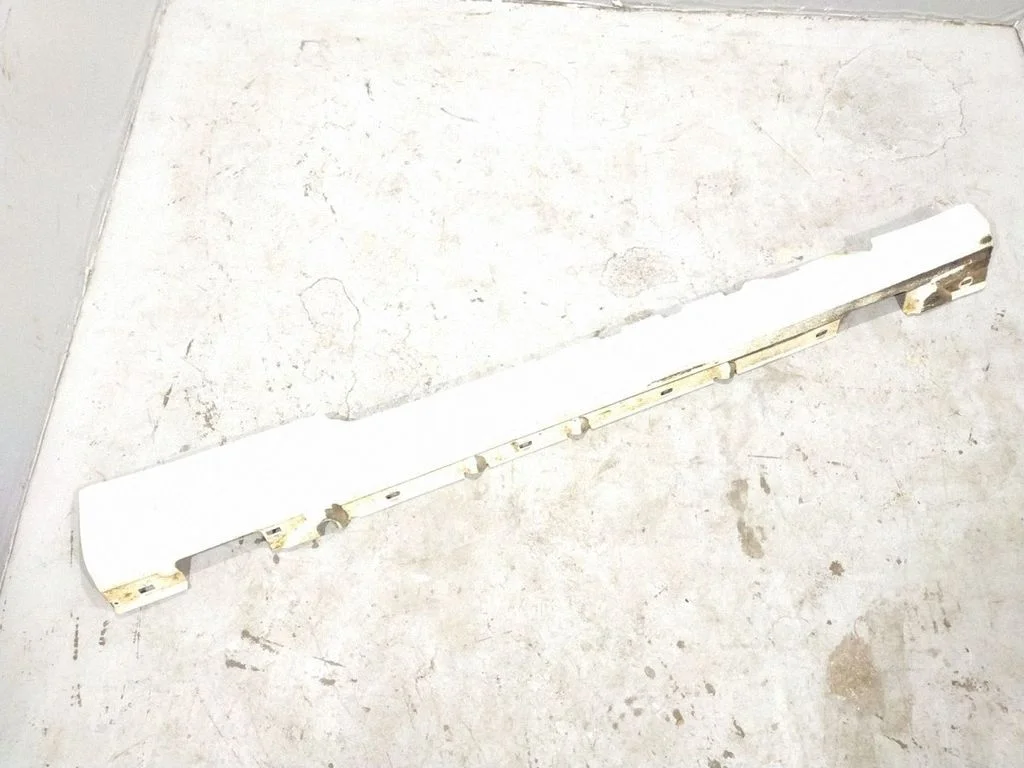 Sill – right
