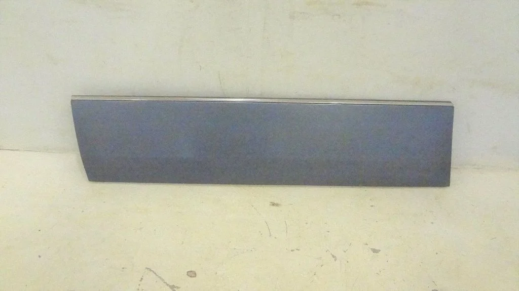 Front door trim (molding) – Mercedes-Benz S-Class W140 (1991-1999)