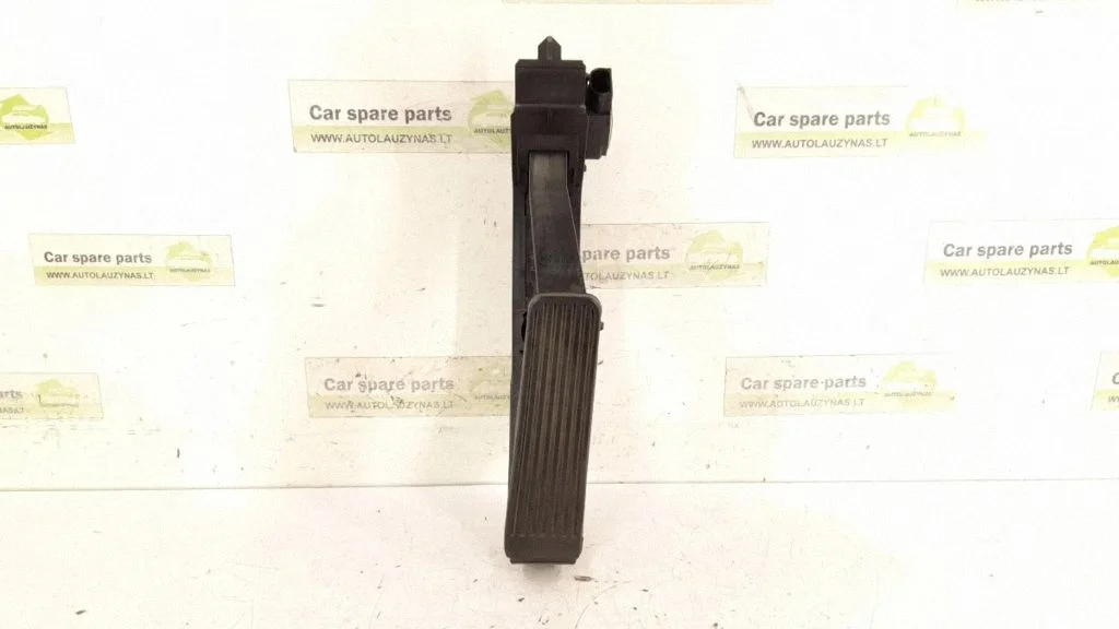 Accelerator throttle pedal – Mercedes-Benz S-Class W221 (2005-2013)
