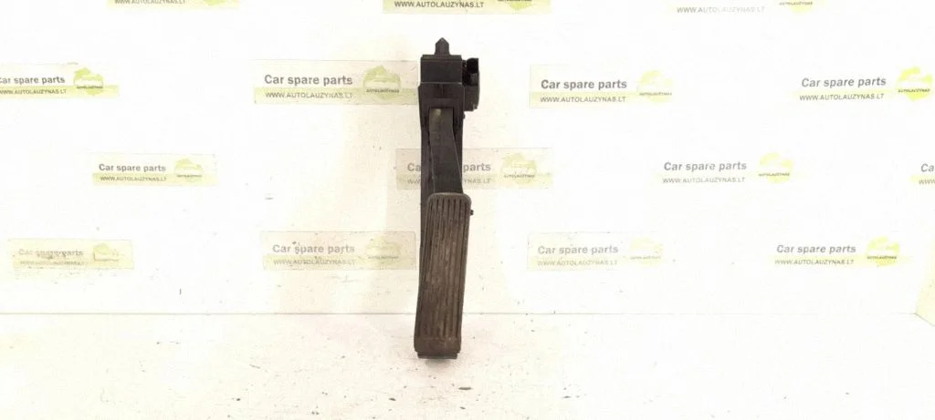 Accelerator throttle pedal – Mercedes-Benz S-Class W221 (2005-2013)