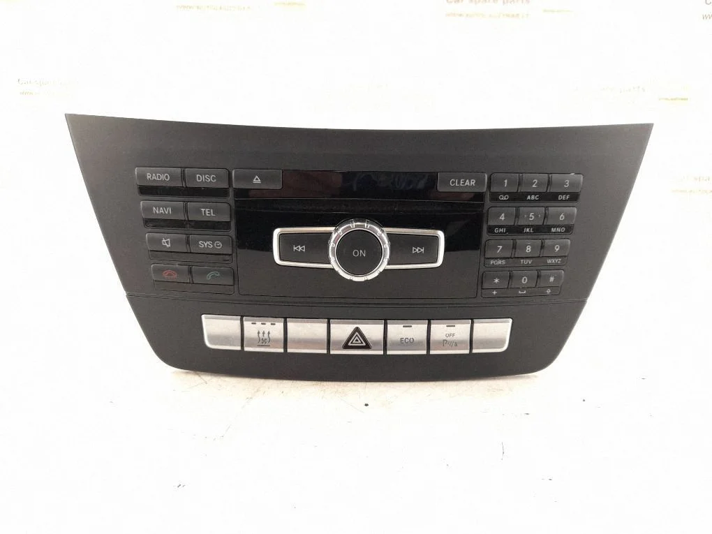 Radio/CD/DVD atskaņotājs/navigācija