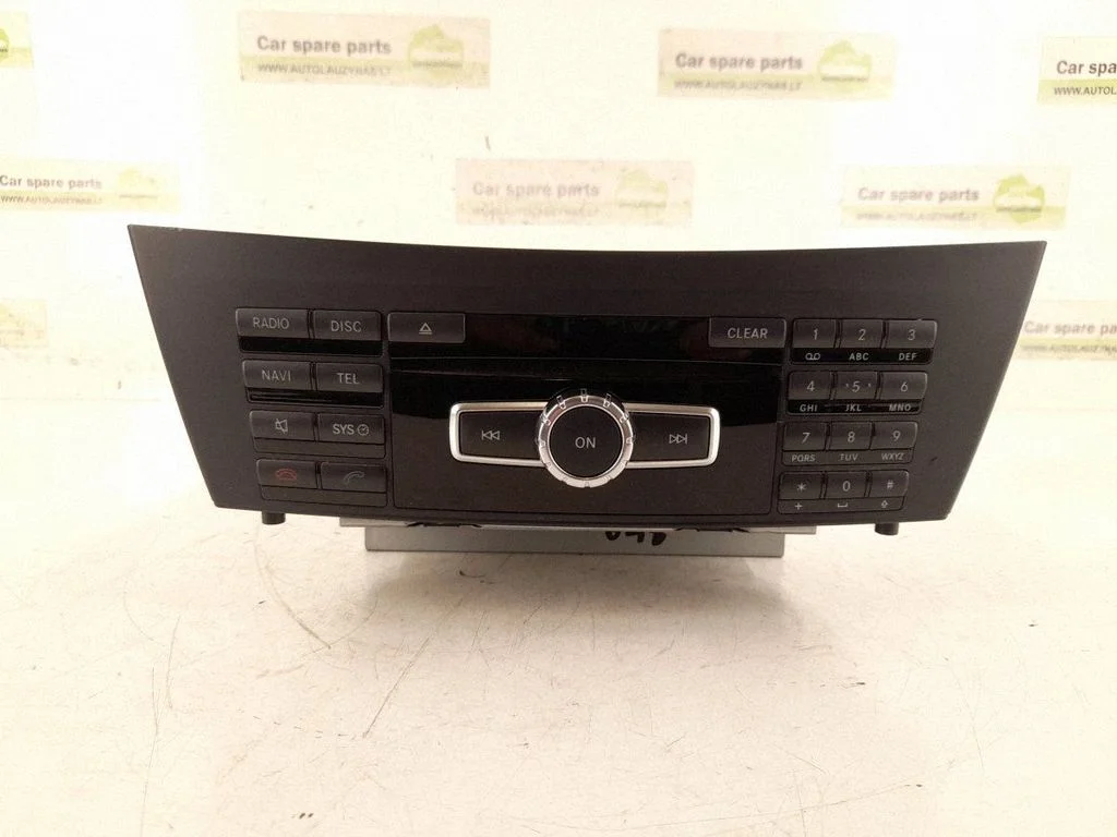 Radio/CD/DVD/GPS head unit