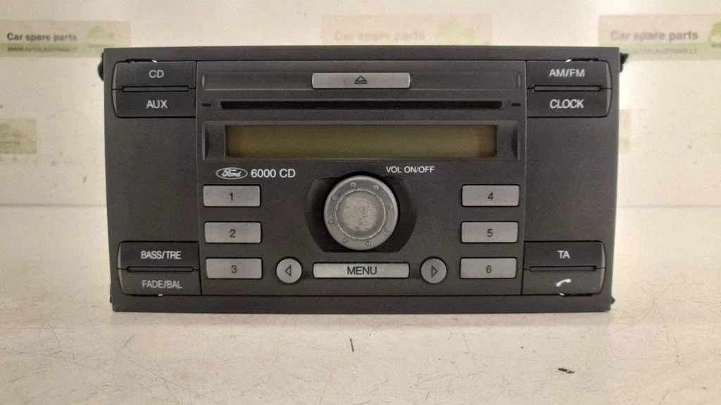 Radio/CD/DVD/GPS head unit