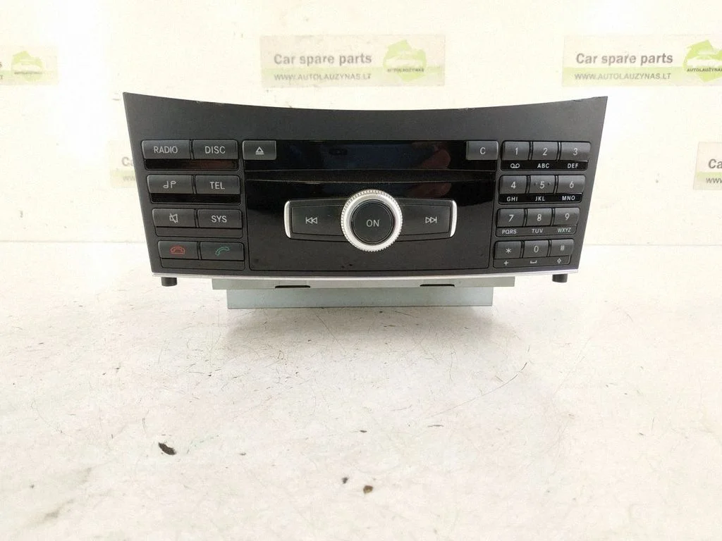 Radio/CD/DVD atskaņotājs/navigācija