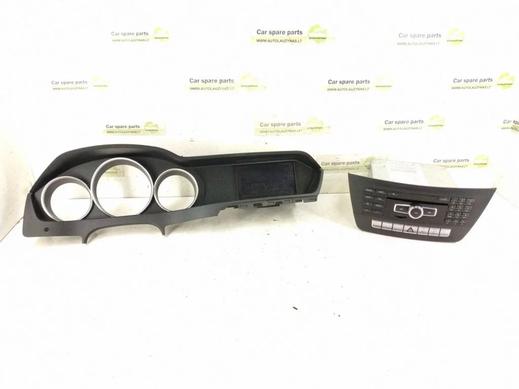 Radio/CD/DVD/GPS head unit