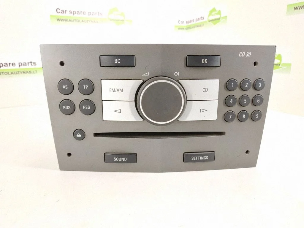 Radio/CD/DVD atskaņotājs/navigācija