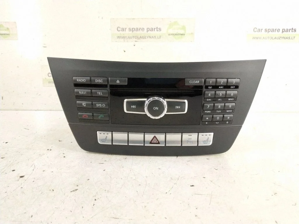 Radio, odtwarzacz CD/DVD, nawigacja