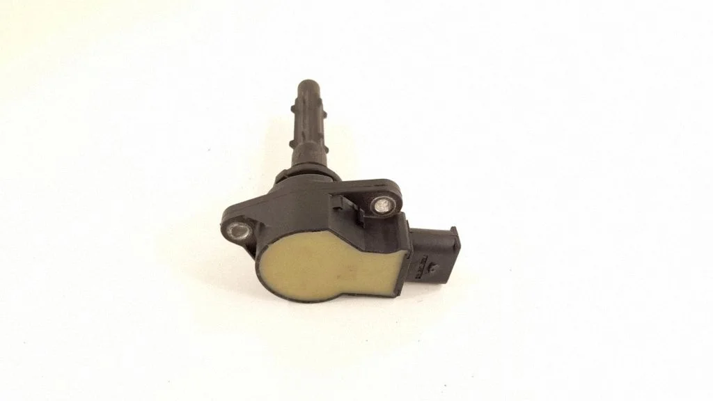 High voltage ignition coil