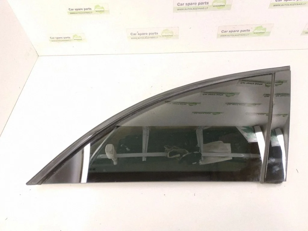Rear side window – rear right