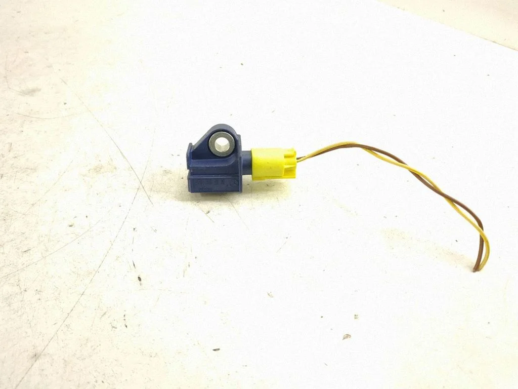 Drošības spilvenu trieciena sensors – priekšējā