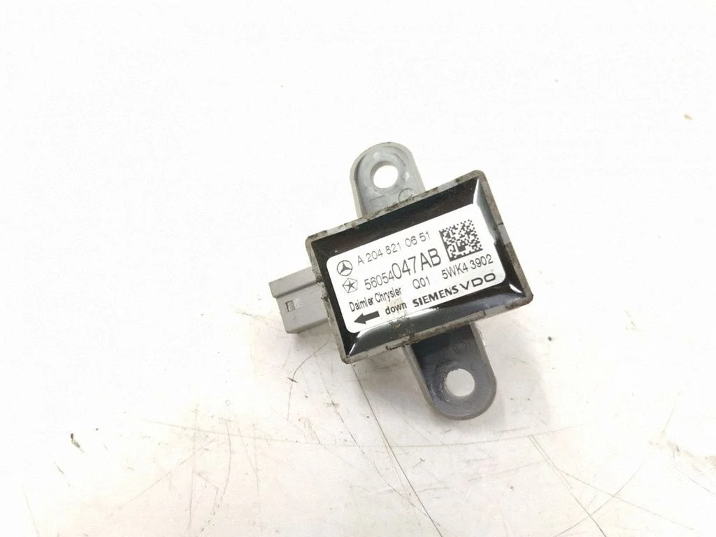 Drošības spilvenu trieciena sensors – kreisā