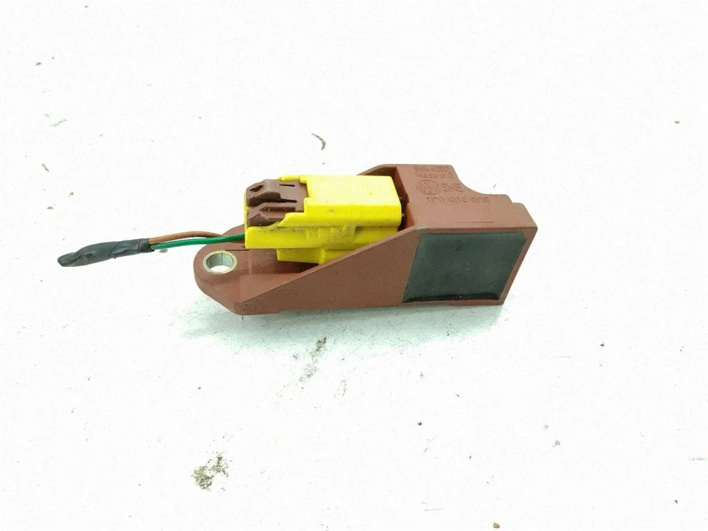 Drošības spilvenu trieciena sensors – priekšējā
