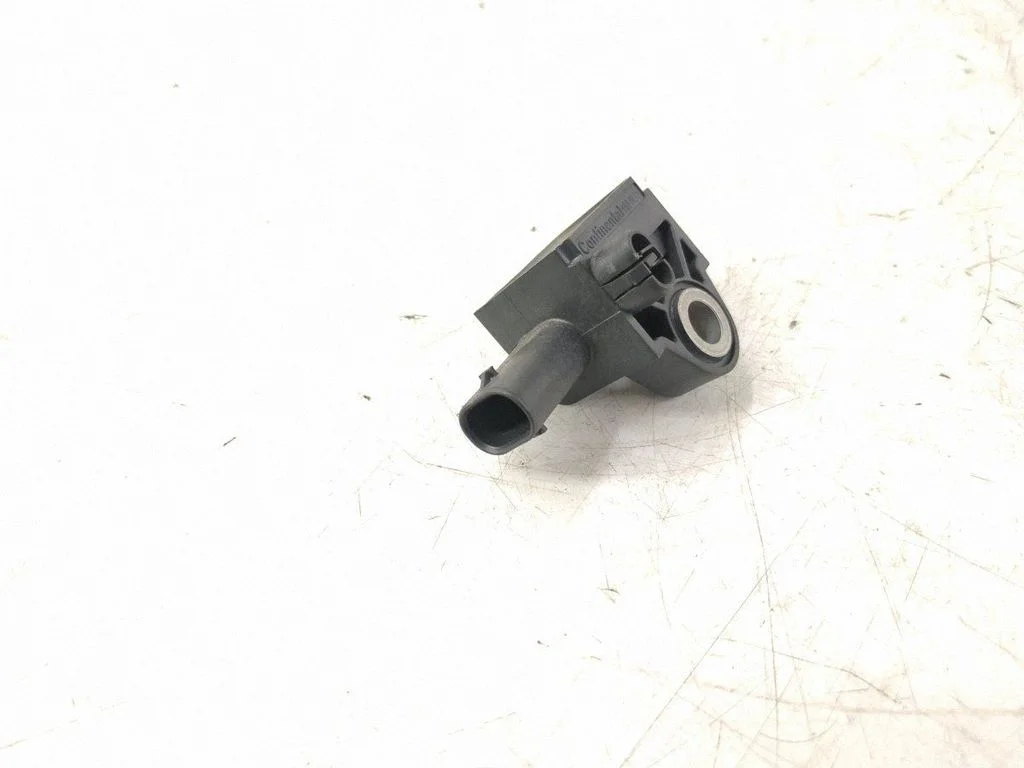 Drošības spilvenu trieciena sensors – labā