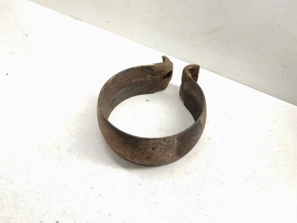 Muffler mount bracket/holder