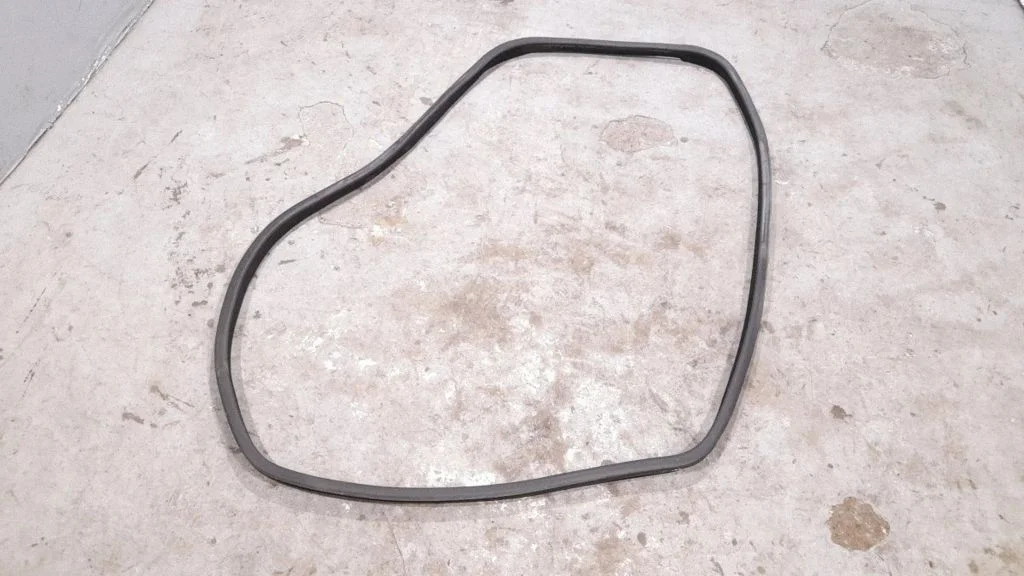 Tagaukse akna tihend – Mercedes-Benz R-klass W251 (2005-2013)