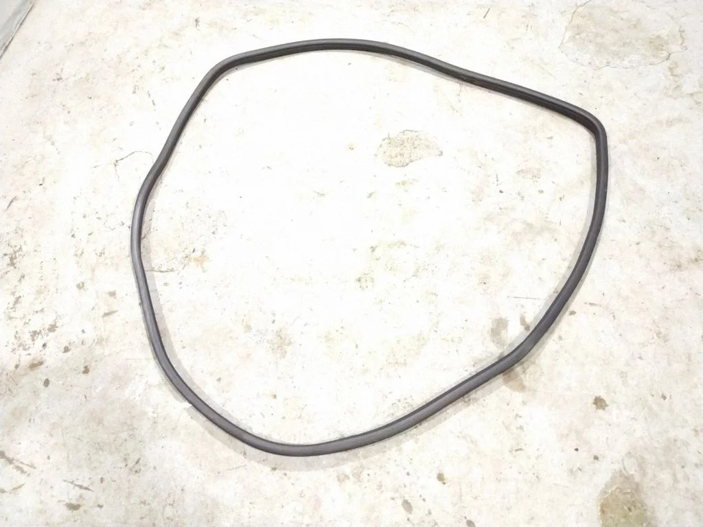 Tagaukse akna tihend – Mercedes-Benz R-klass W251 (2005-2013)