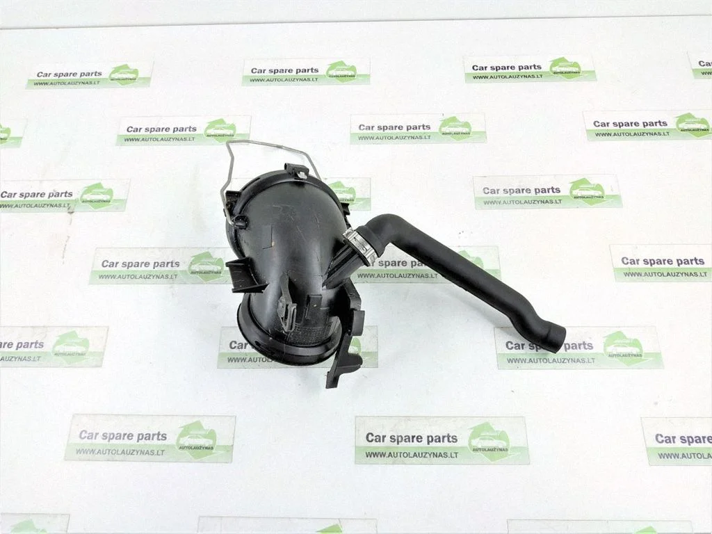 Intake resonator