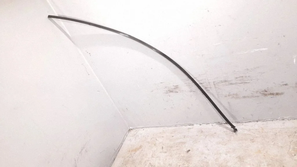 Roof trim bar molding cover – right