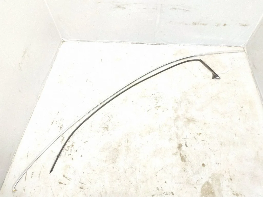 Roof trim bar molding cover – right