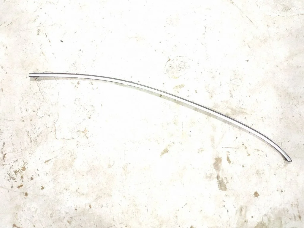 Roof trim bar molding cover – right