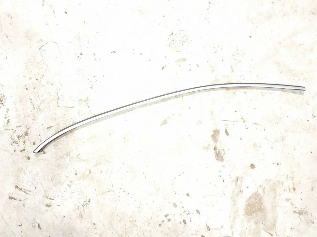 Roof trim bar molding cover – left