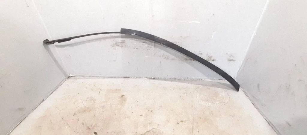 Roof trim bar molding cover – left