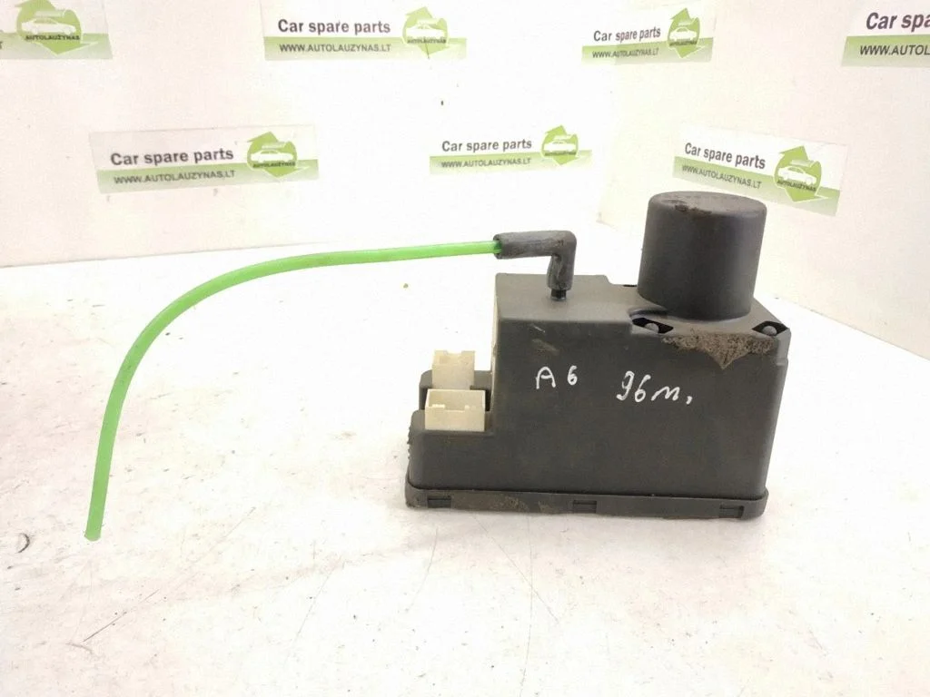 Kesklukustuse vaakumpump – Audi A4 S4 B5 8D (1994-1999)