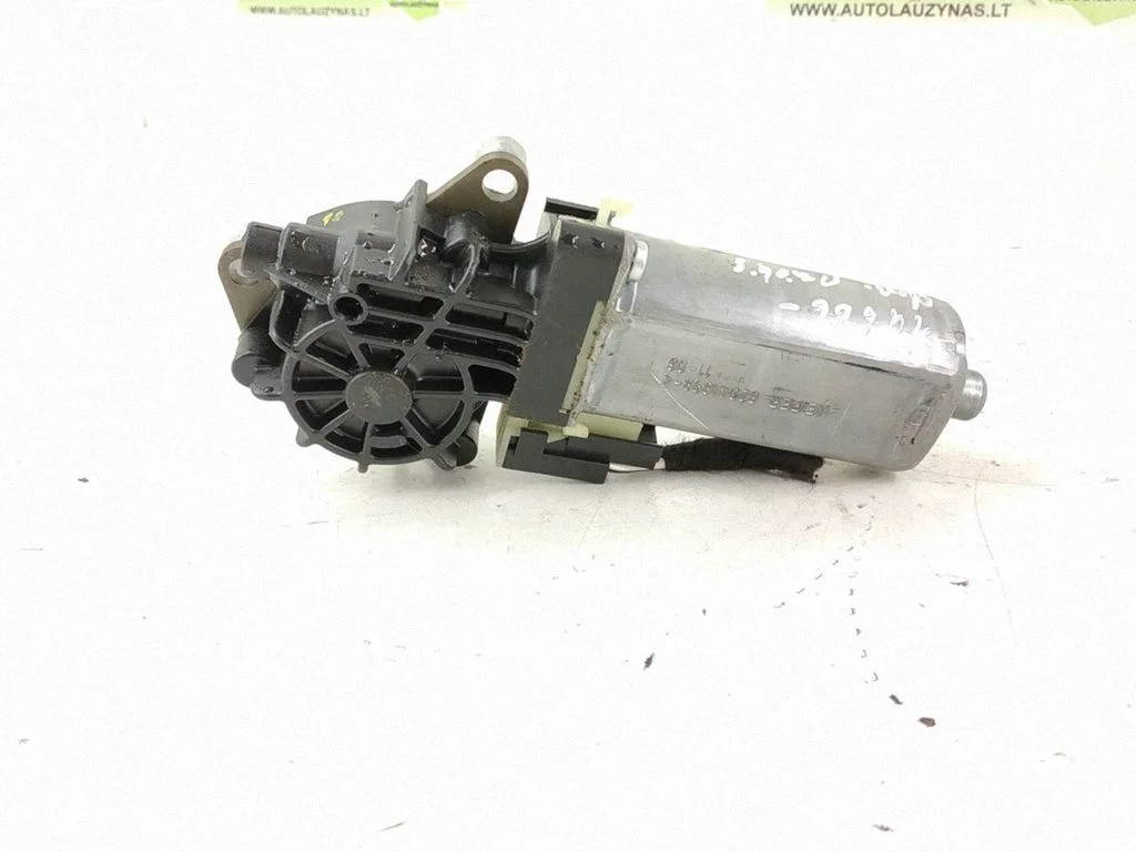 Seat adjustment motor – front right