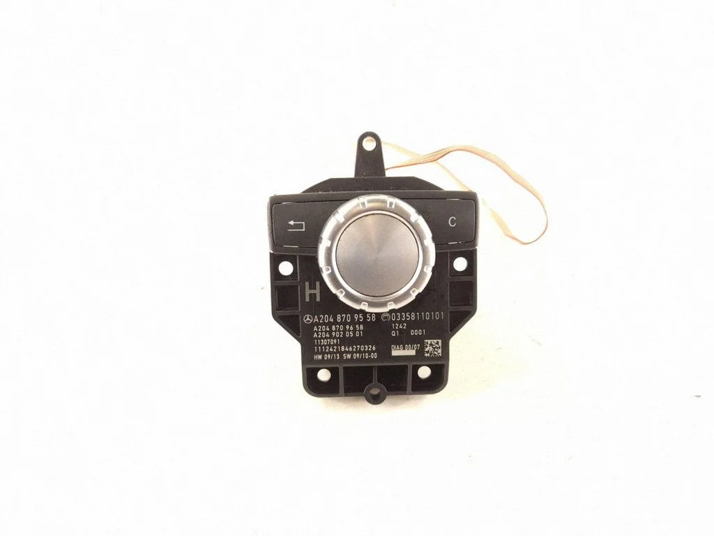 Head unit multimedia control