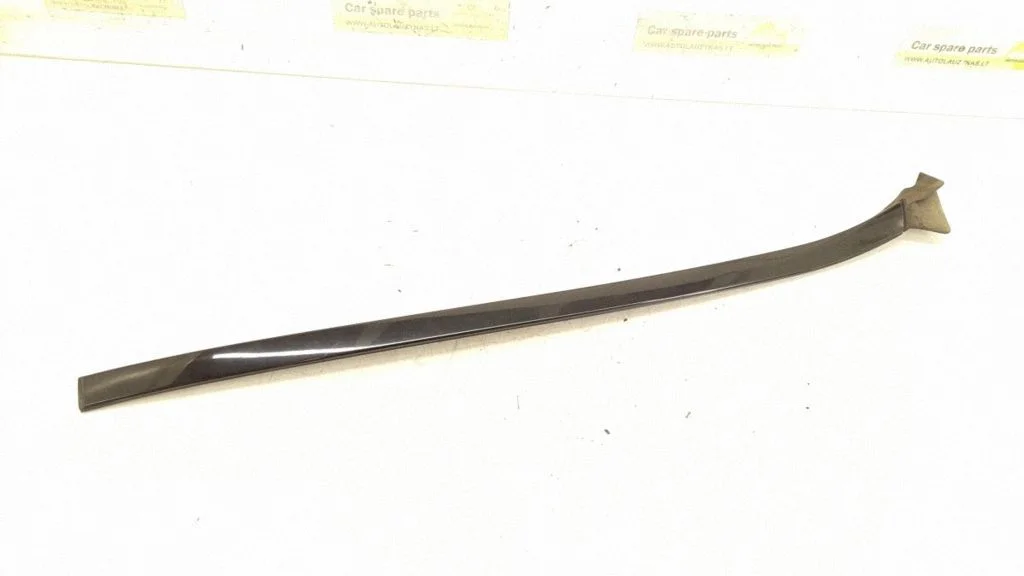 Windshield trim