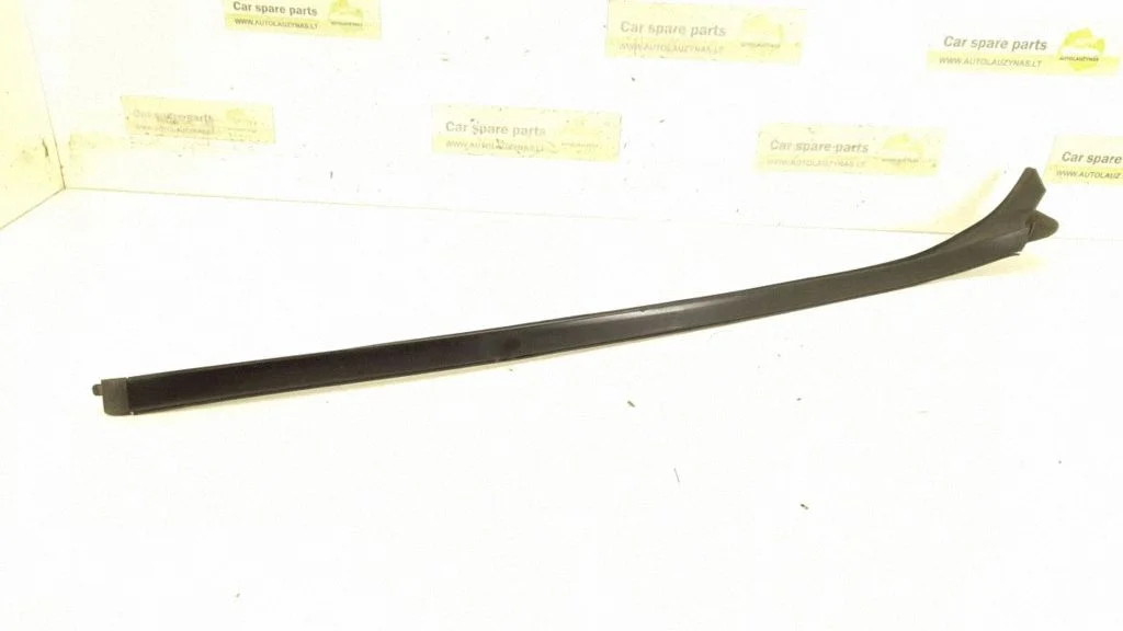 Windshield trim