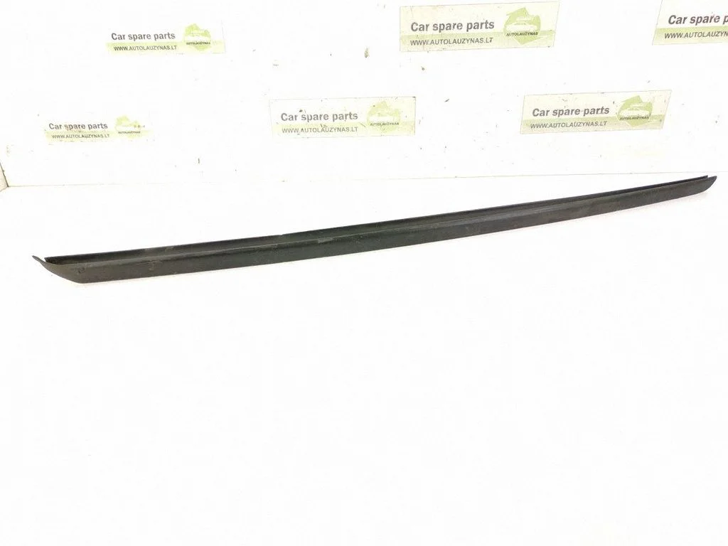 Listwa szyby przedniej – Audi A4 S4 B9 (2015-2019)