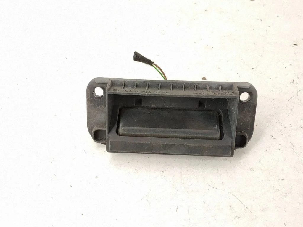 Tailgate opening switch – Mercedes-Benz C-Class AMG W204 (2007-2014)