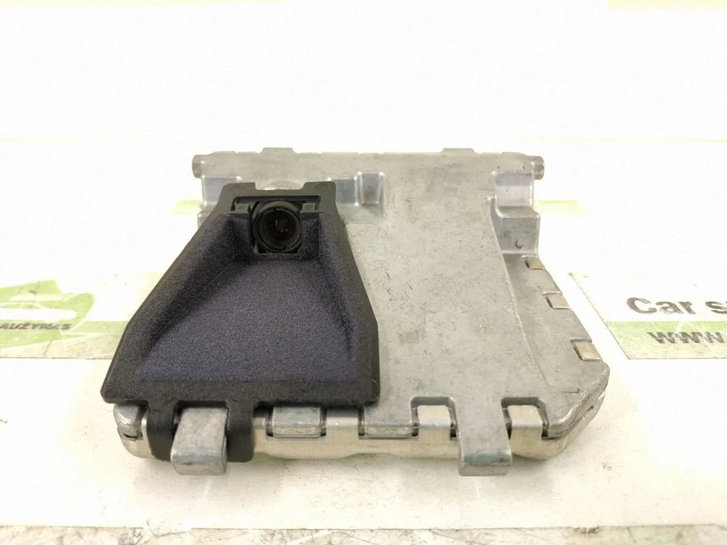 Windshield/windscreen camera – Mercedes-Benz S-Class W221 (2005-2013)