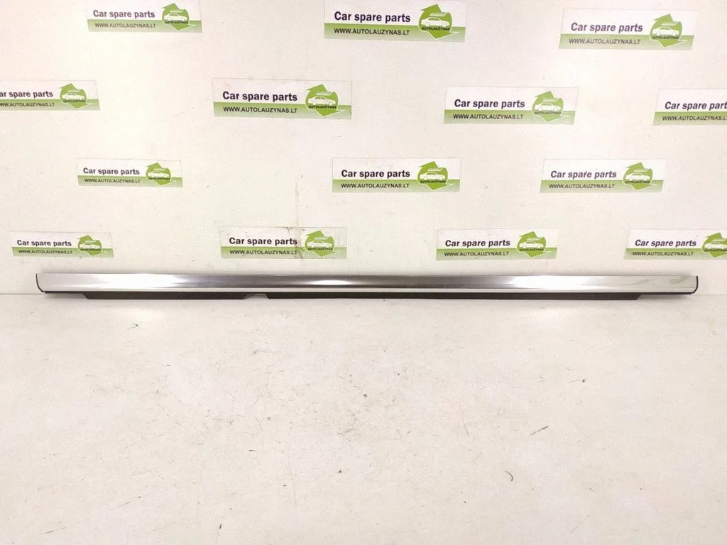 Tagaukse klaasi liist A2516906880