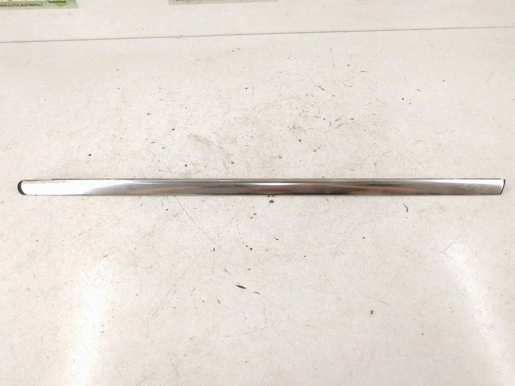Rear door glass trim molding A2046700822