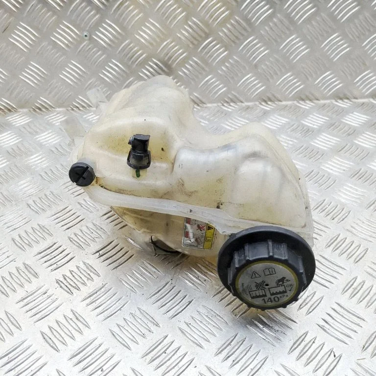 Coolant expansion tank/reservoir CPLA8A080AA