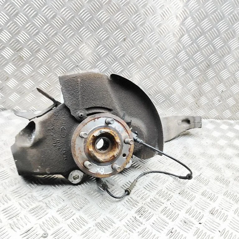 Front wheel hub LR078377