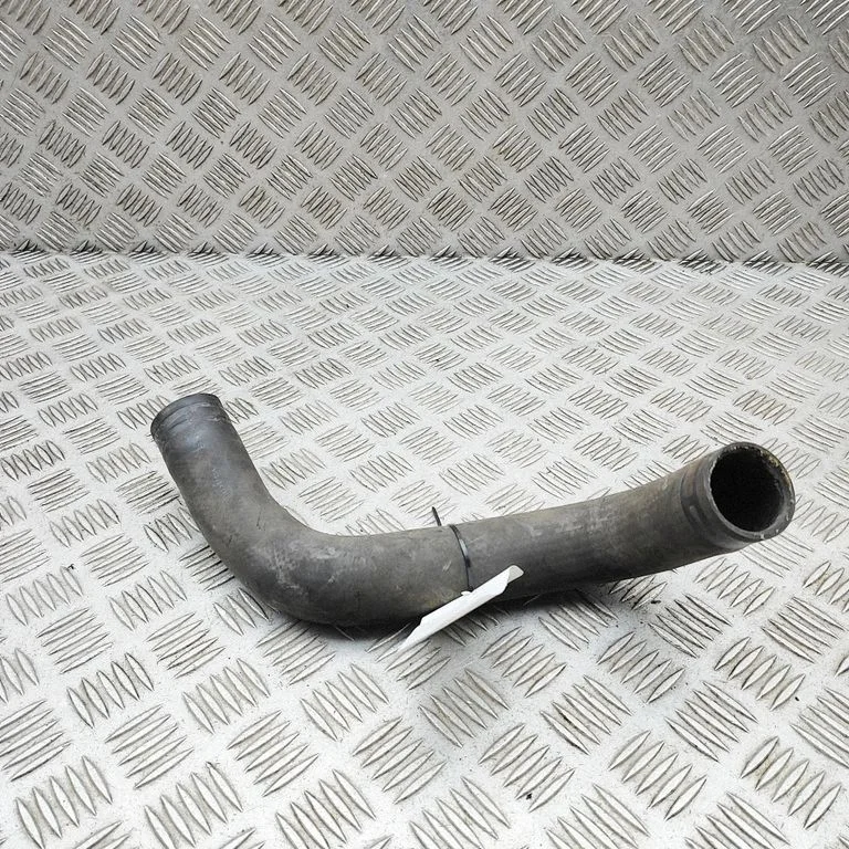 Mootori jahutusvedeliku toru / voolik SU00301189
