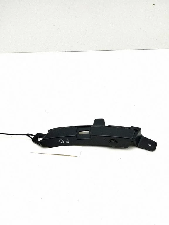 Front bumper mounting bracket 86598EV000 – KIA EV3 (2024-)