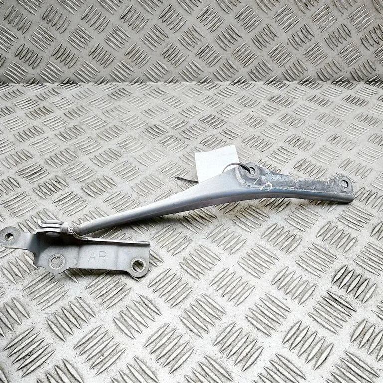 Mootorikapoti hinged SU00301399