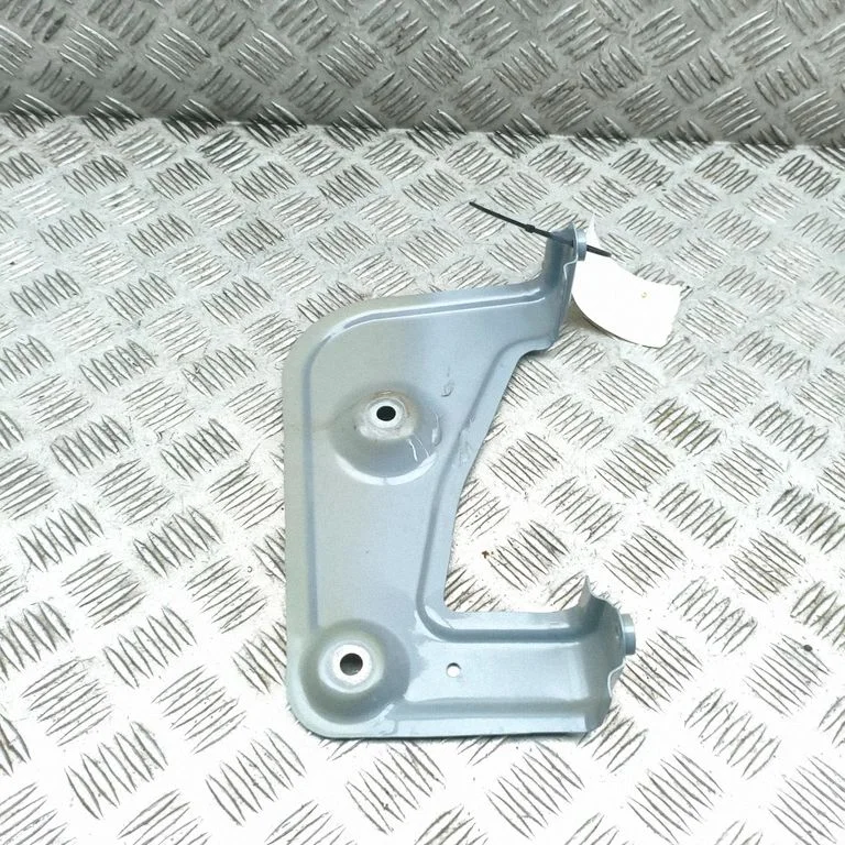 Fender mounting bracket – BMW X7 G07 (2018-)