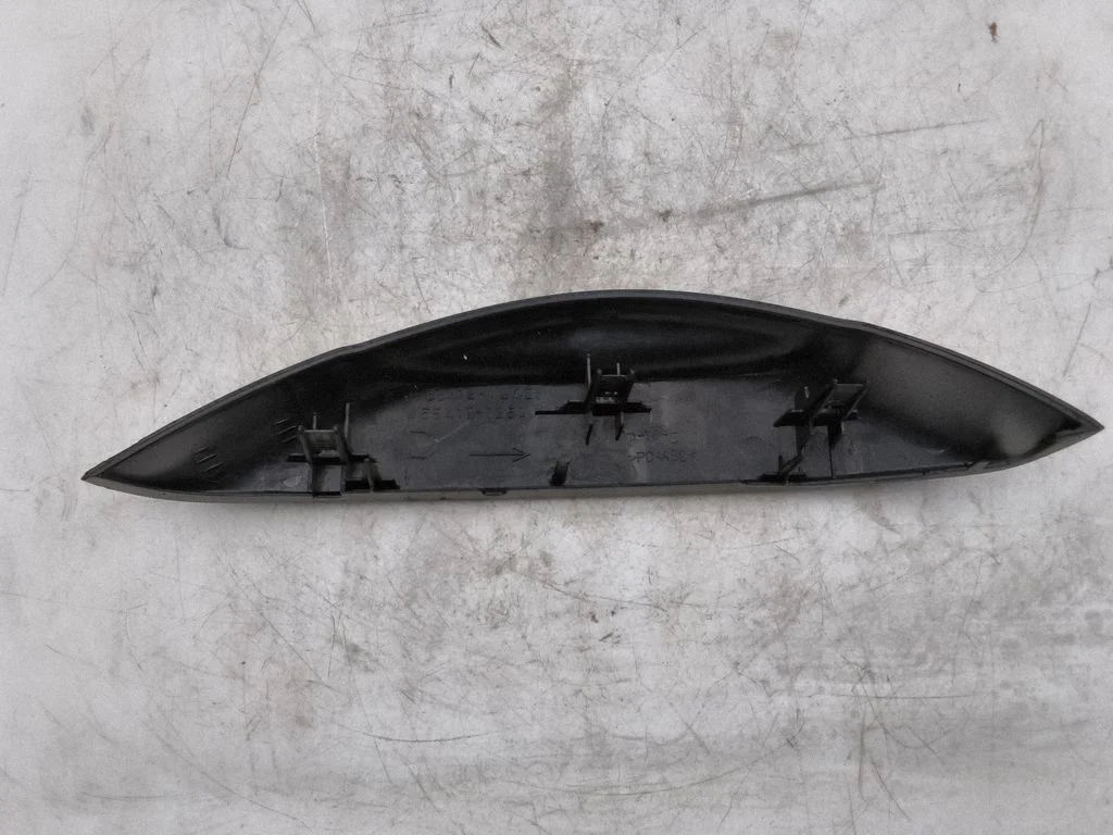 Panel trim – Toyota RAV 4 (XA20) (2000-2005)