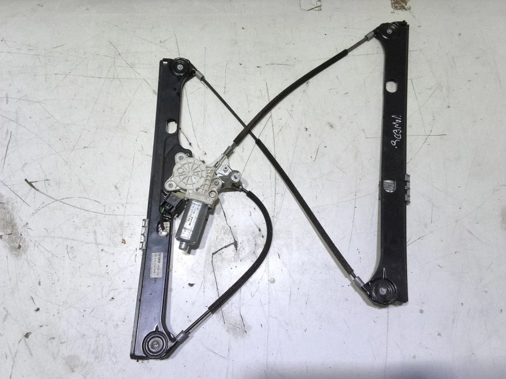 Front door window regulator motor A2308200942