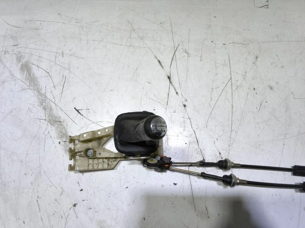 Gear selector mechanism A1683601009