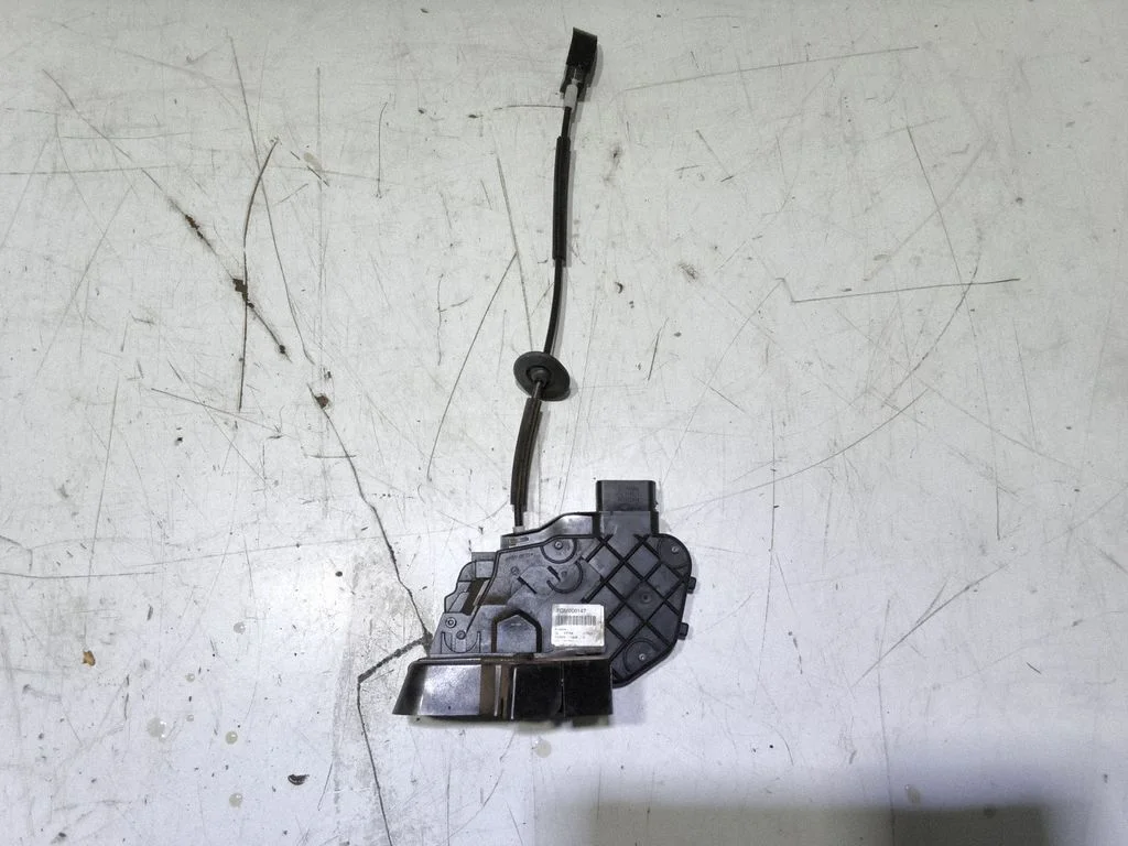 Rear door lock FQM000147
