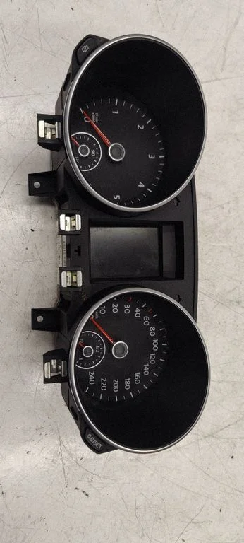 Speedometer (instrument cluster) 5K0920871AX