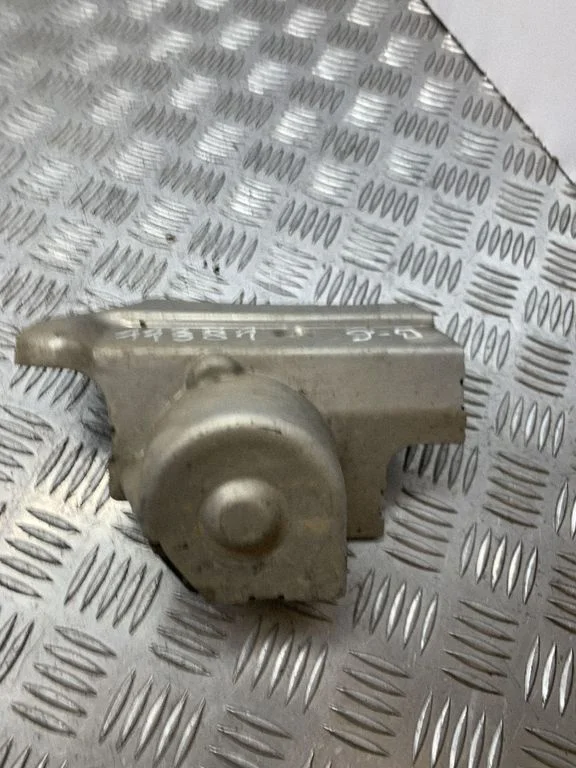 Wspornik pompy ABS – Volkswagen Passat B6 (2005-2010)