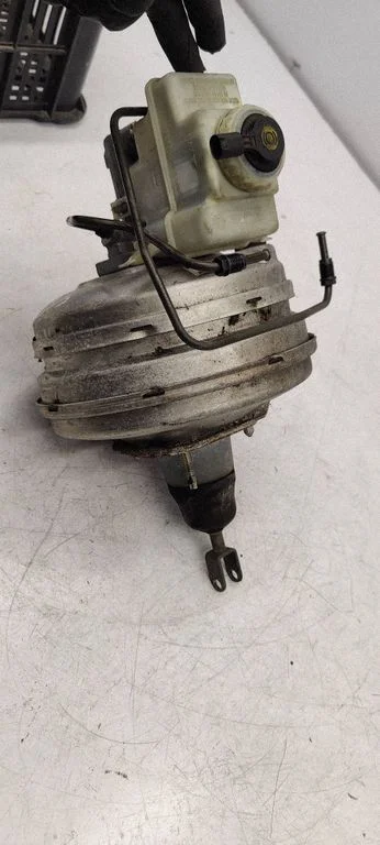 Brake booster 6753817