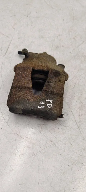 Front brake caliper – front right